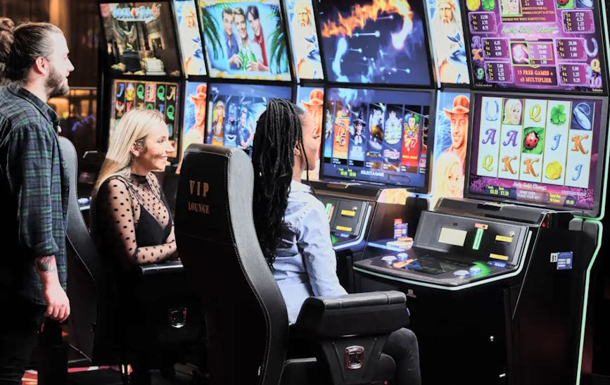 psychological tricks employed by slot machines